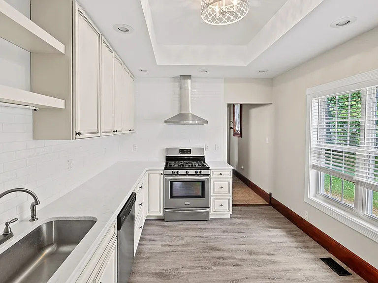 241 Coventry Pl — Photo 22