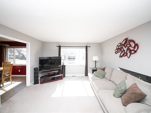 4th image of 392 Baldwin Dr