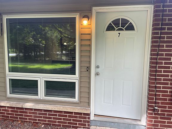 2nd image of 612 19th Ave W #7