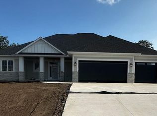 4327 Deere Trl, Chaska, MN 55318