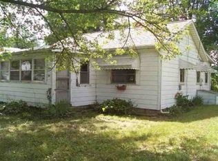 8813 E Hatchery Rd, Syracuse, IN 46567