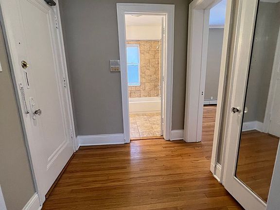 5th image of 1509 Hinman Ave #1509-11-2W