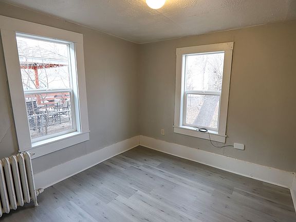 4th image of 419 W Burkitt St #2