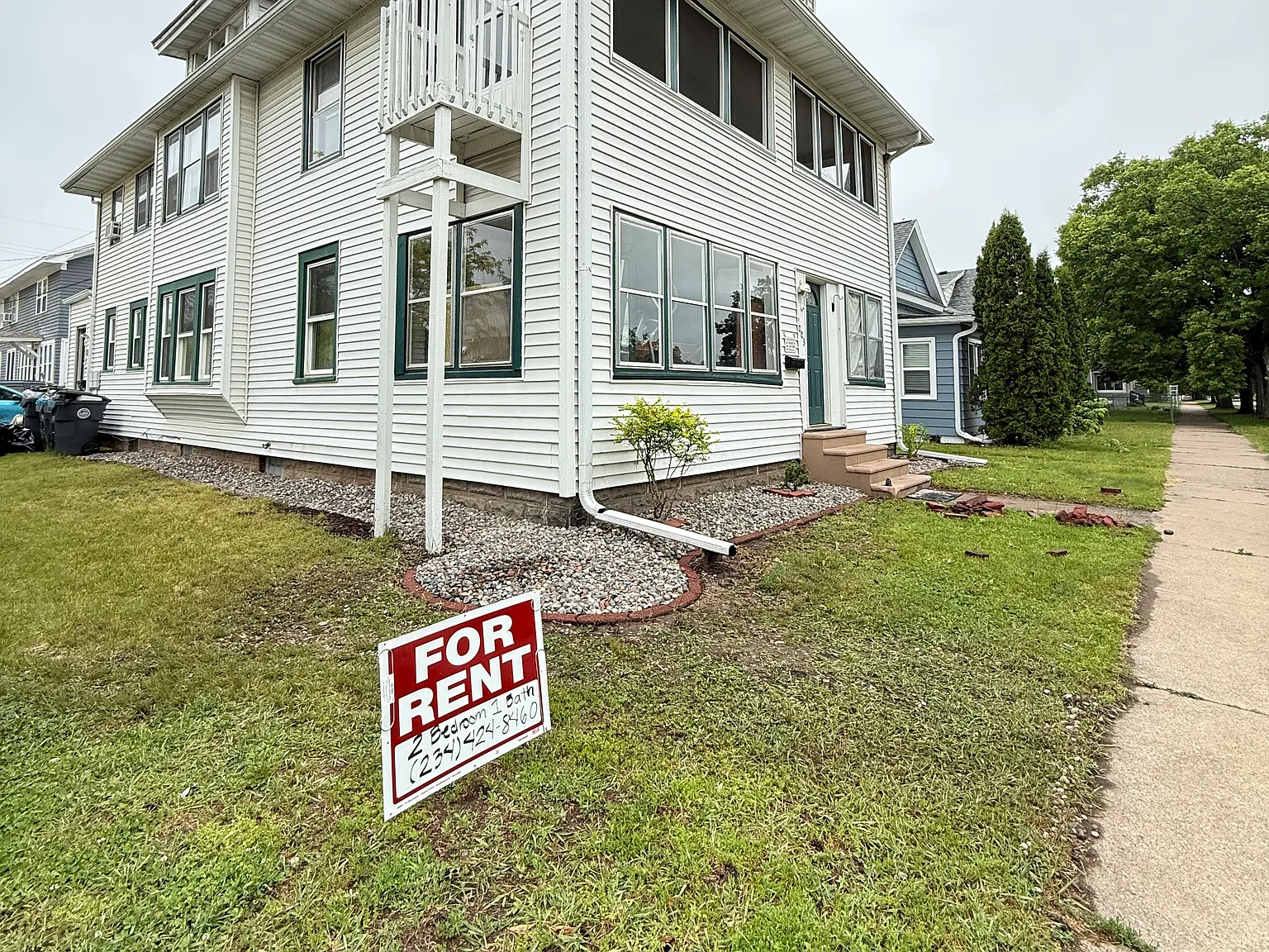 2 bed, 1200 sqft, $1,200 — Photo 1