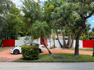 125 Woodcrest Ln, Key Biscayne, FL 33149