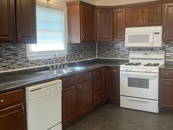 4th image of 1535 S Highland Ave