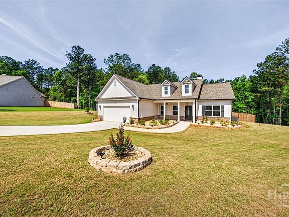 3rd image of 744 Brookshire Court