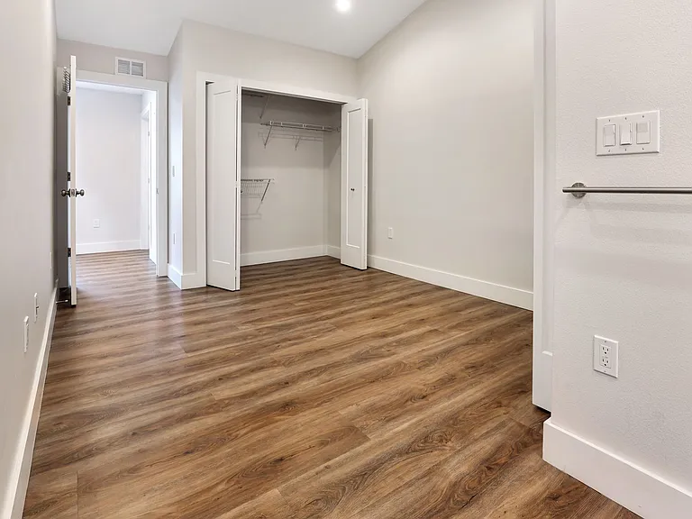 2066 Roselawn St — Photo 20