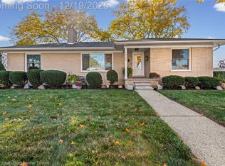 18200 Oak Ave, Eastpointe, MI 48021