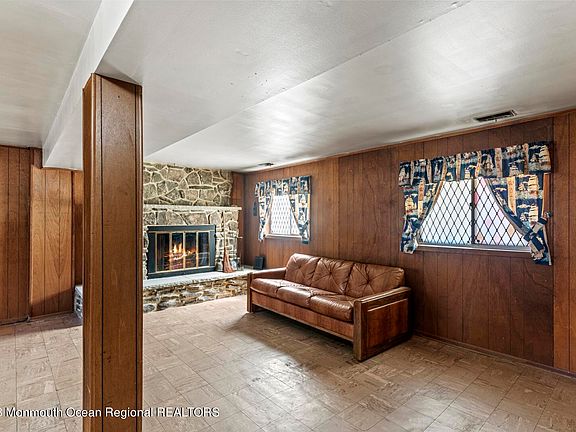4th image of 623 Montana Drive