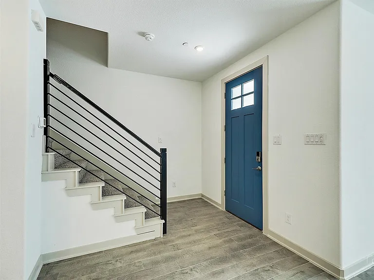 563 Eiseley Dr — Photo 4