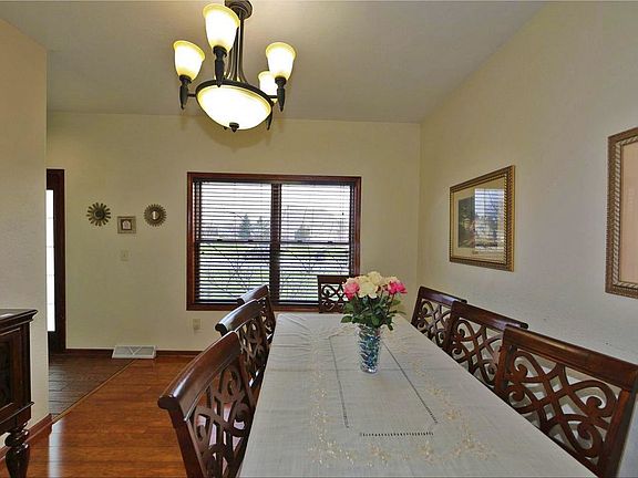 4th image of 1422 W Mario Ln