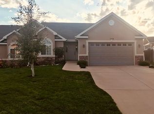1122 Cottonwood Ct, Johnstown, CO 80534