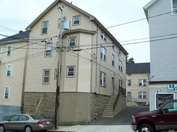 302 Broadway #3, Fall River, MA 02721