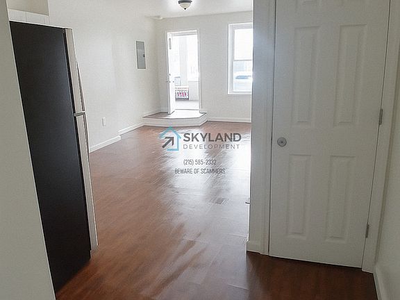 3rd image of 6043 Vine St #1