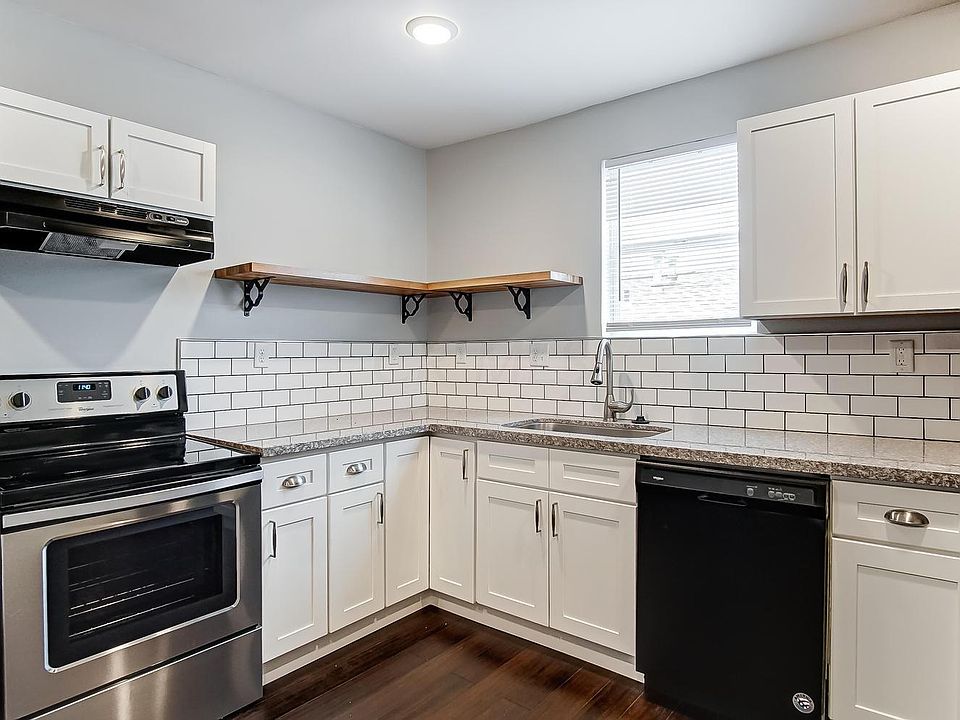 1st image of 220 E Tompkins St