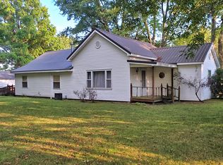 1401 Main Cross St, Xenia, IL 62899