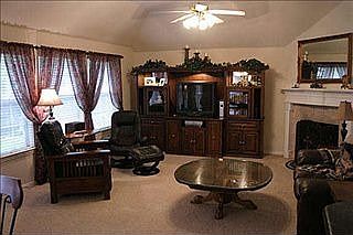 3rd image of 605 Ashwood Dr