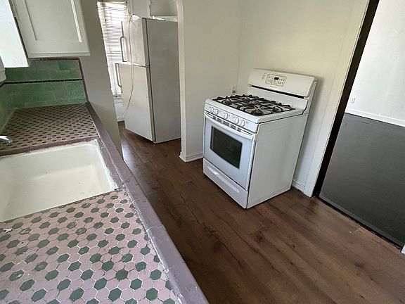 2nd image of 355 Orange Ave #358