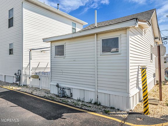 3rd image of 21 Shore Villa Road #C