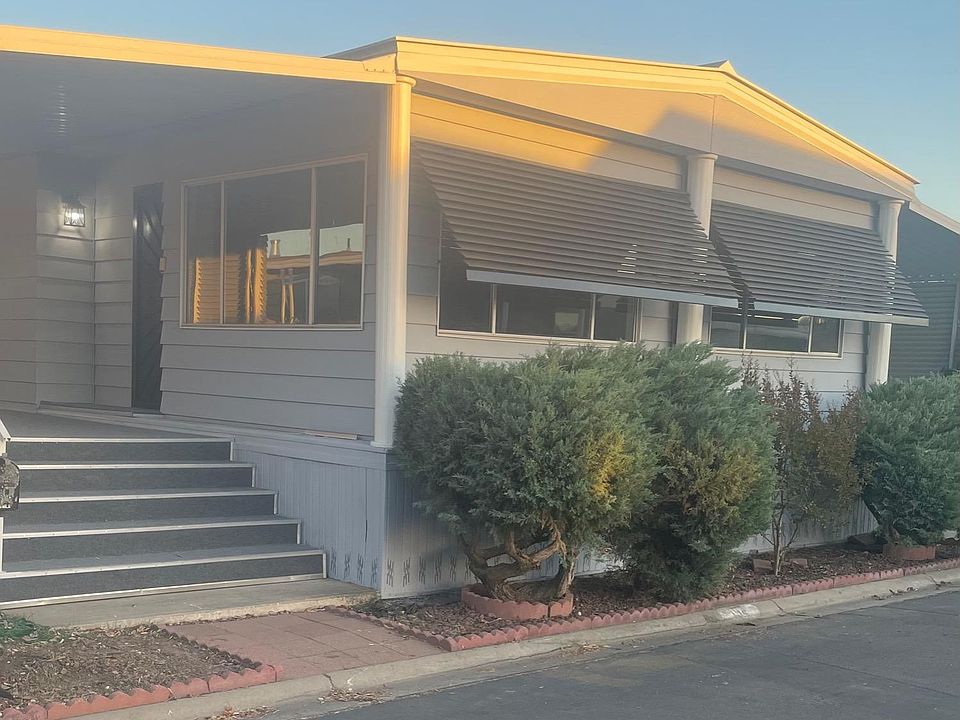 2nd image of 1830 E Yosemite Ave Space 194