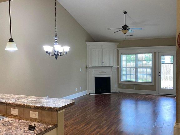 4th image of 2320 Dove Dale Dr #B
