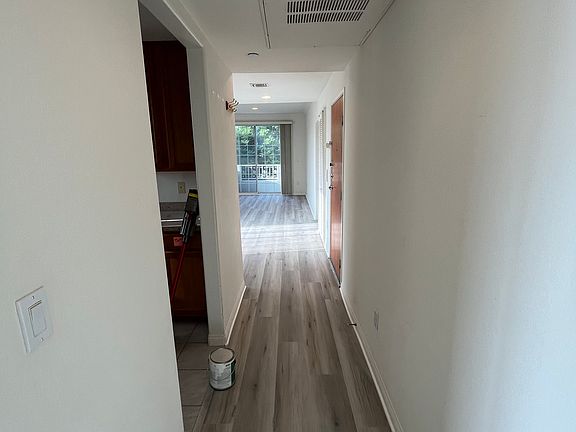 4th image of 1824 Greenfield Ave APT 201