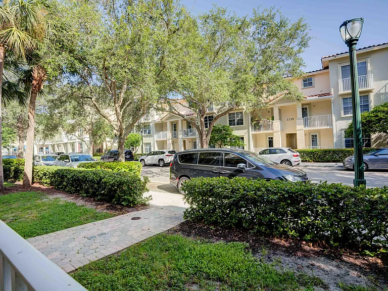 1136 Town Center Dr #11 — Photo 12