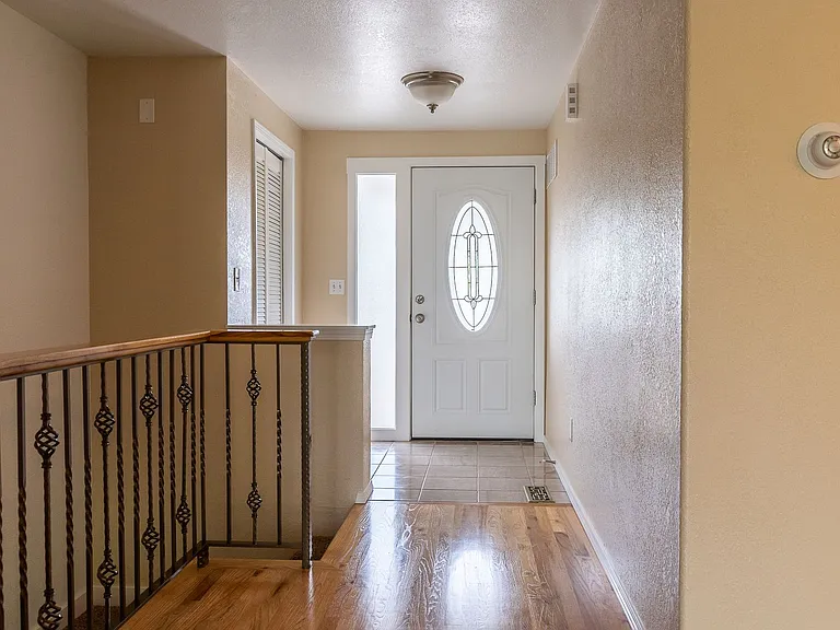 340 Denver St NE — Photo 8