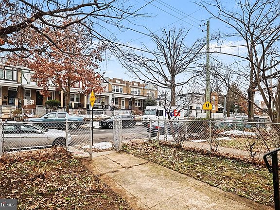 3rd image of 637 Hamilton St NW