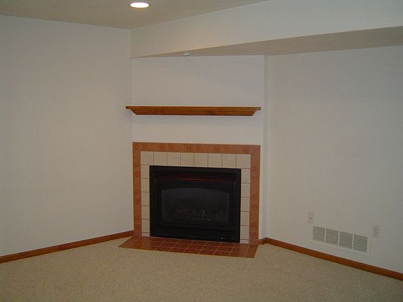 3rd image of 211 Fawn Ct