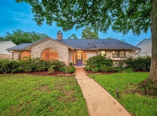 2514 Pine Village Dr, Houston, TX 77080
