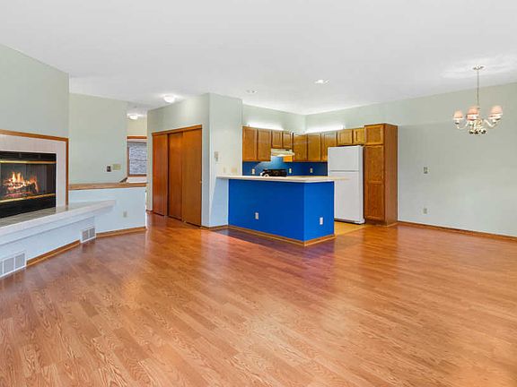 3rd image of 3626 W Rawson Ave #3626