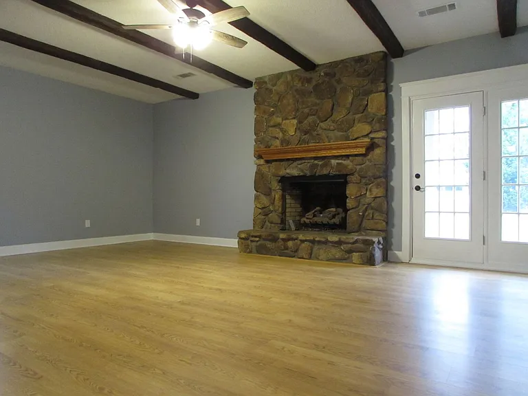 2725 Sloop Rd — Photo 4