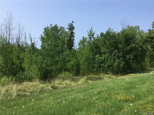 8996 Erie Rd #9, Angola, NY 14006