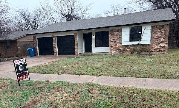 1st image of 901 Meadowgreen Dr