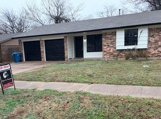 901 Meadowgreen Dr, Midwest City, OK 73110