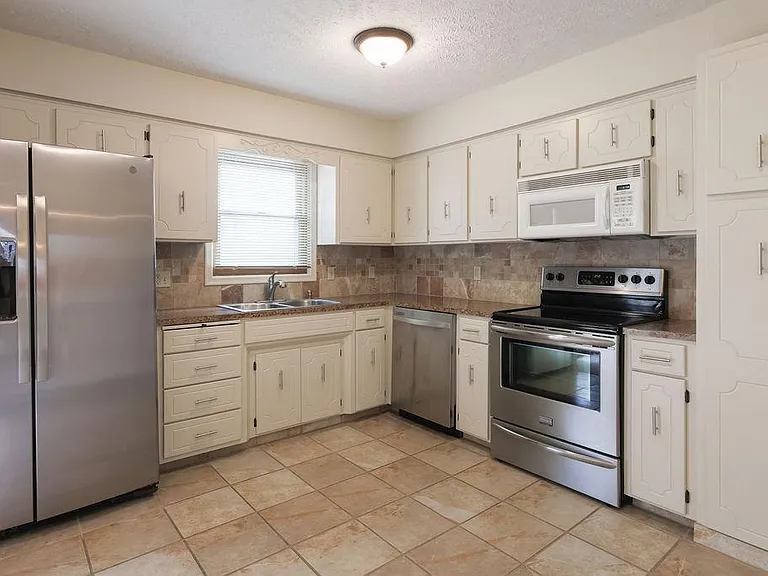 13435 Westwood Ln — Photo 11