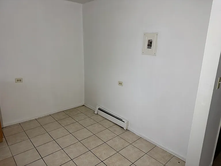 1018 Madison St #2C — Photo 8