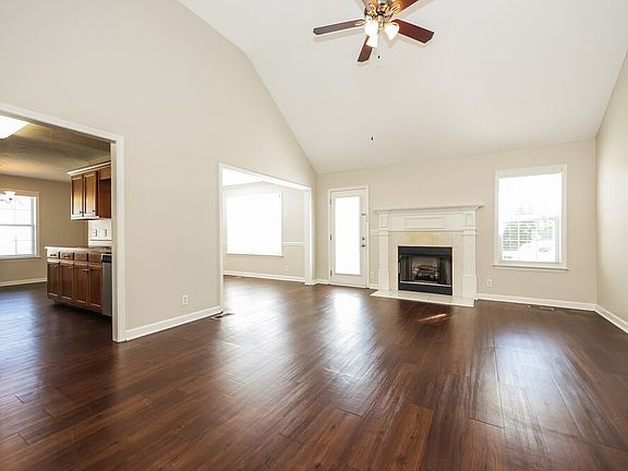 5th image of 1204 Red Oak Ct