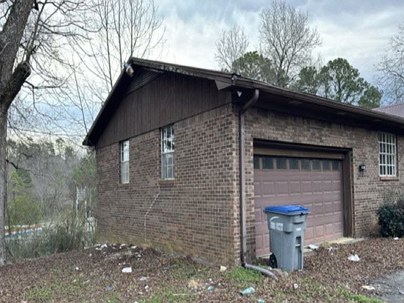 4th image of 5318 Main St