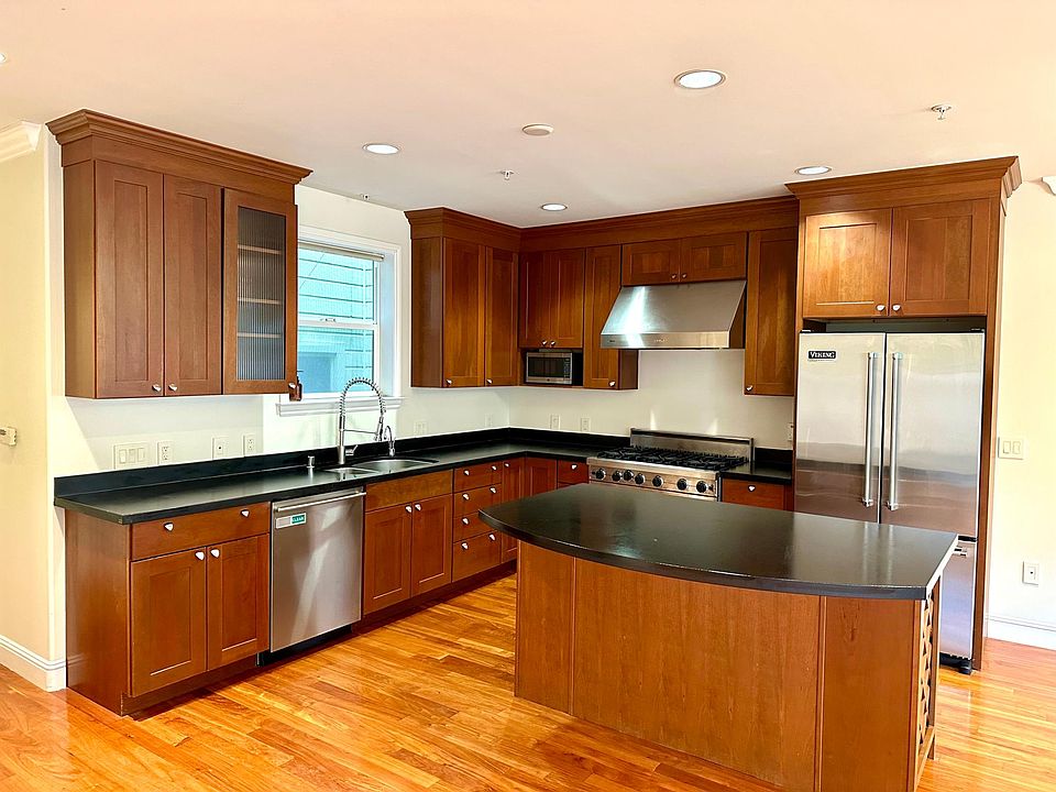 1st image of 1545 Lincoln Way #1