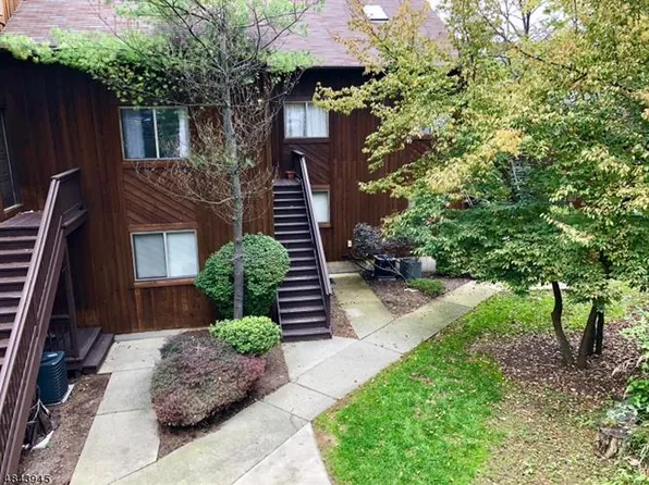 1 Pinehurst Ct Unit 4, Vernon, NJ 07462