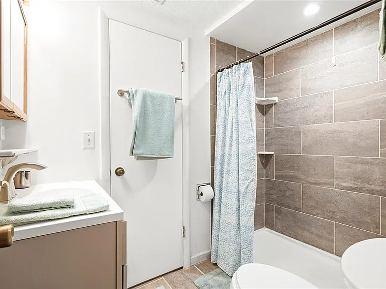 1008 Heron Ct — Photo 34