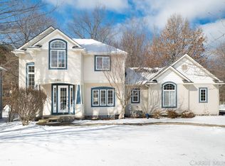 2933 Pine Edge Ct, Holland, MI 49424