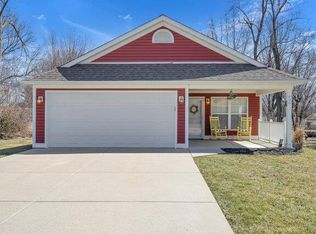 606 S 3rd St, Warrenton, MO 63383