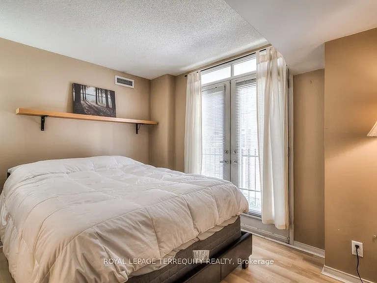 106 Redpath Ave #18 — Photo 14