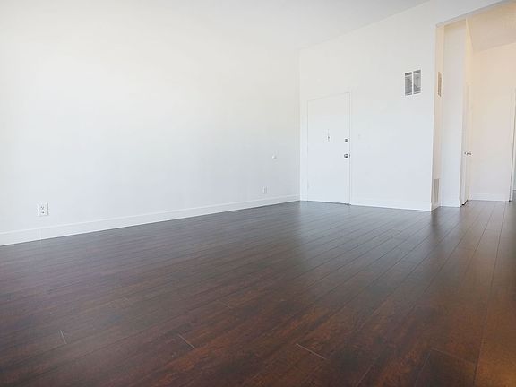 2nd image of 1218 N Larrabee St Unit 10