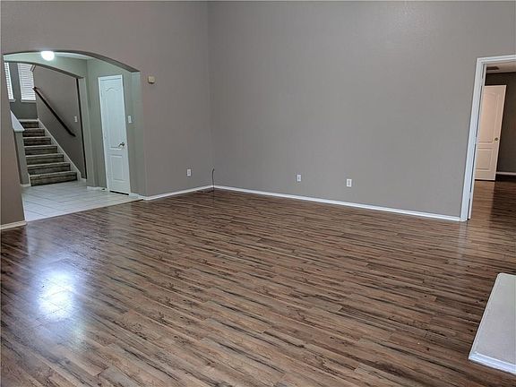 4th image of 118 Reatta Dr