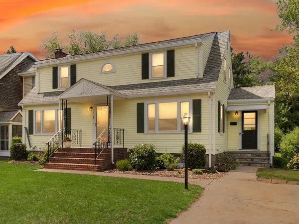 128 Rock St, Norwood, MA 02062